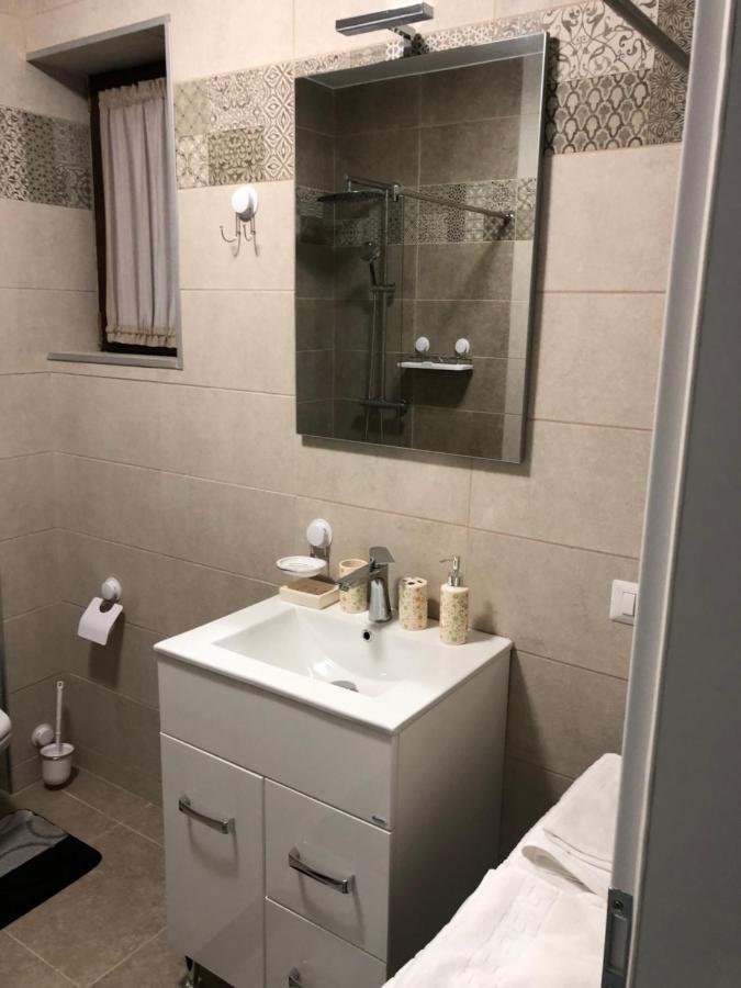 Aleria De Piatra Apart otel Piatra Neamţ Dış mekan fotoğraf